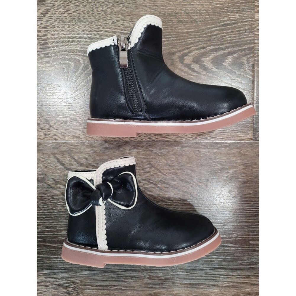 Black boots toddler girl with side bows size 8